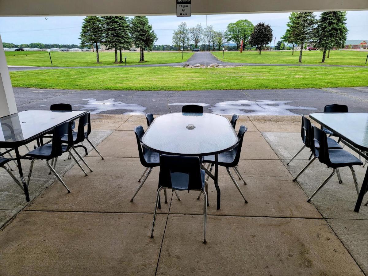 Skyview Motel - Prairie Du Sac Ngoại thất bức ảnh